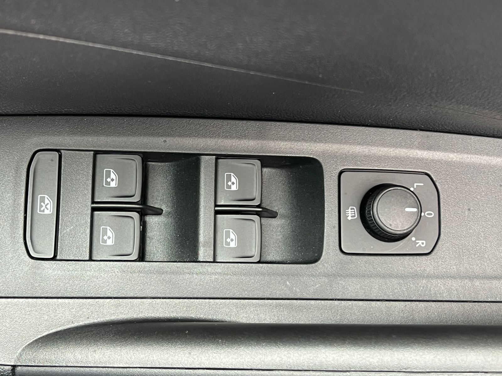 Fahrzeugabbildung SKODA Fabia Tour 1.0 TSI *AHK, LED, Climatronic, 16"-L