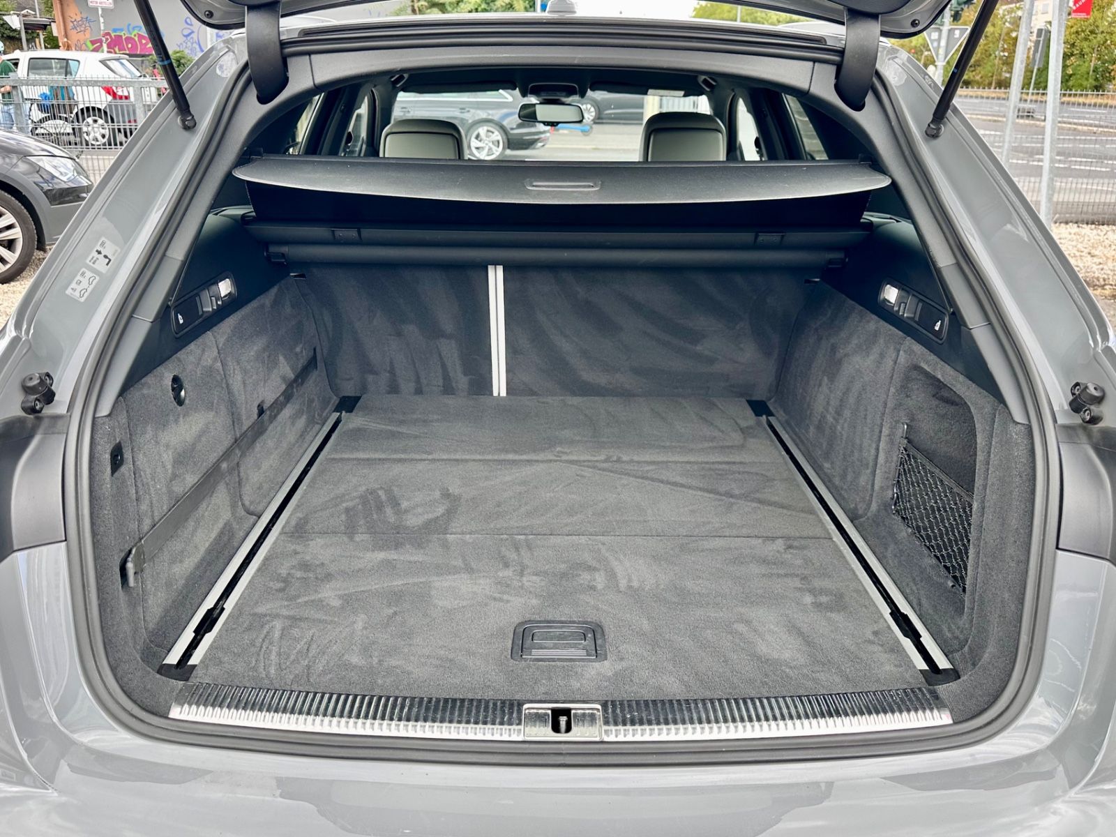 Fahrzeugabbildung Audi A6 AVANT 3.0 TDI QUATTRO COMPETITION CLEAN*2017*