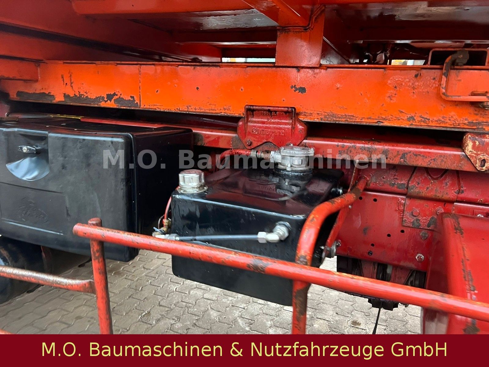 Fahrzeugabbildung Renault Kerax 260-19 / 4x2 / Marell  /