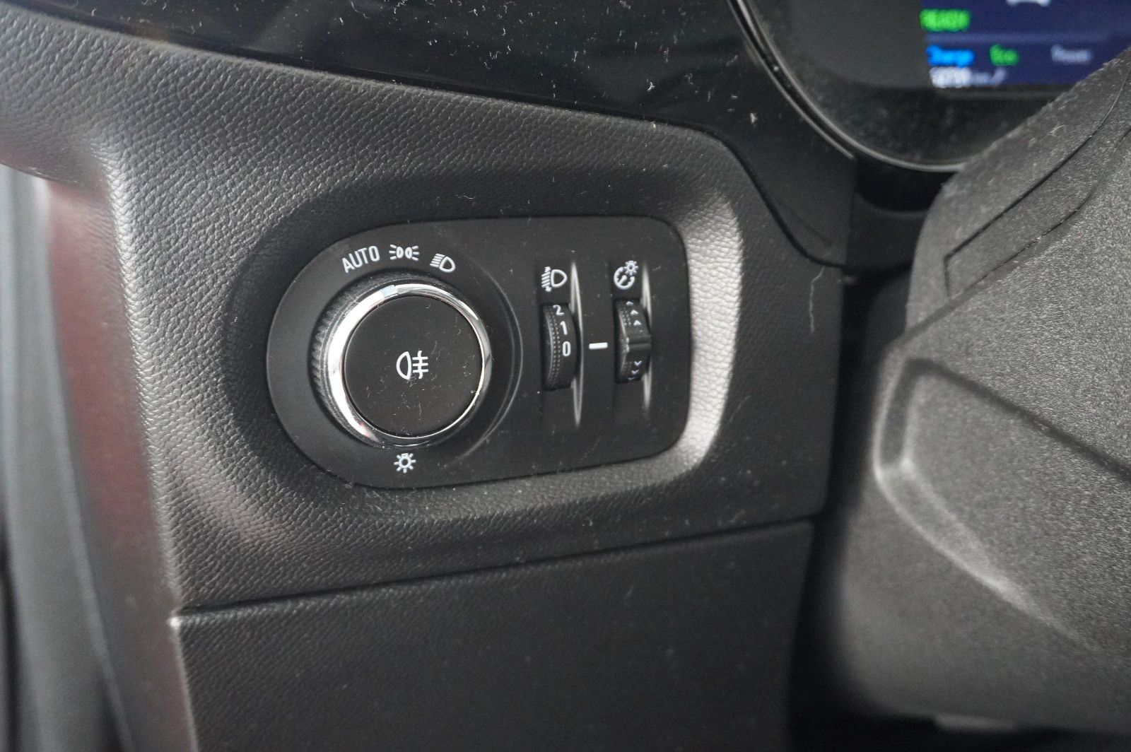 Fahrzeugabbildung Opel Corsa-e F EDITION 7KW NAVI/VIRT/TEMP/DAB/WÄRMEP.
