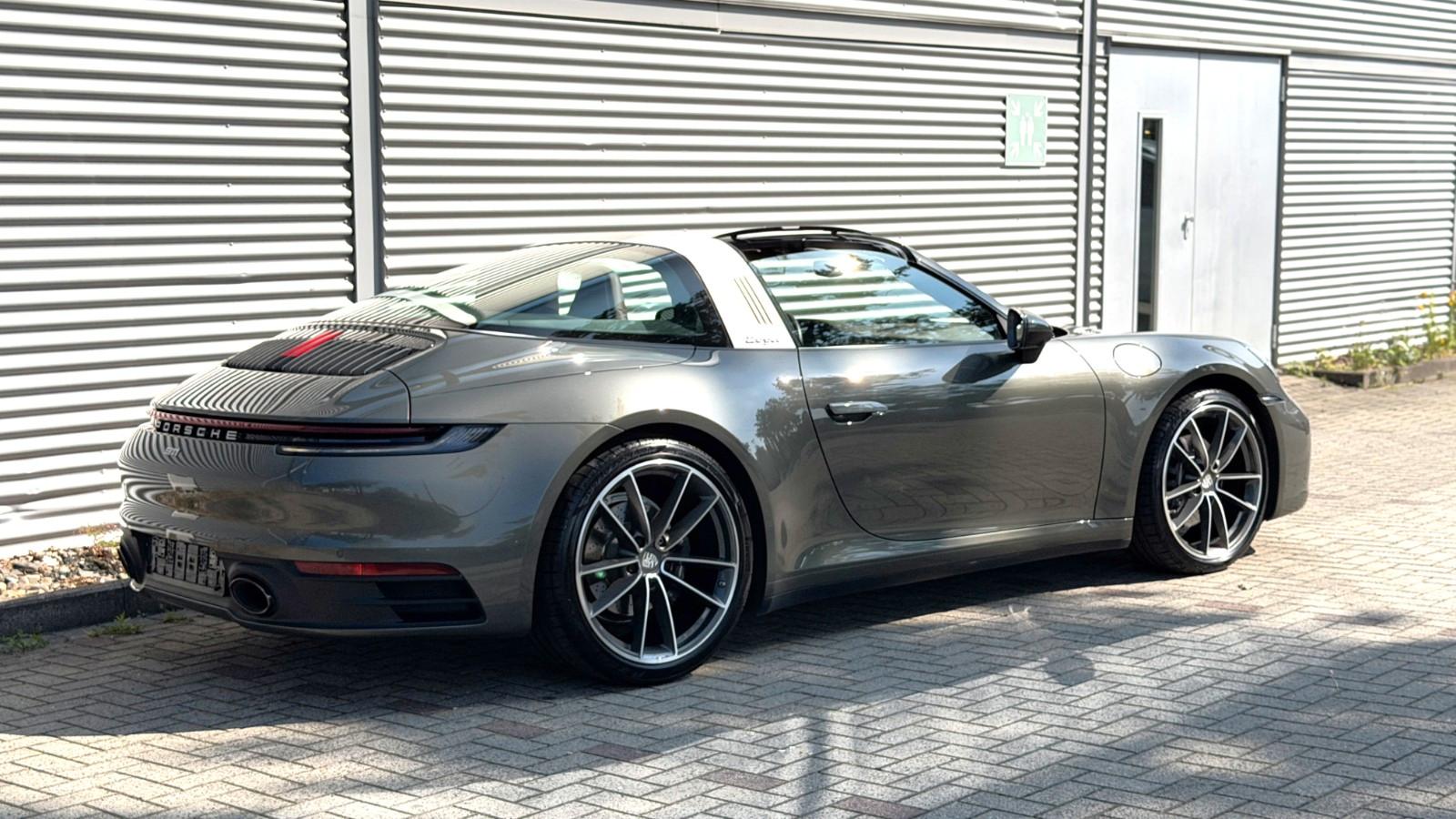 Porsche 992 Carrera 4 Targa Techart - Performance