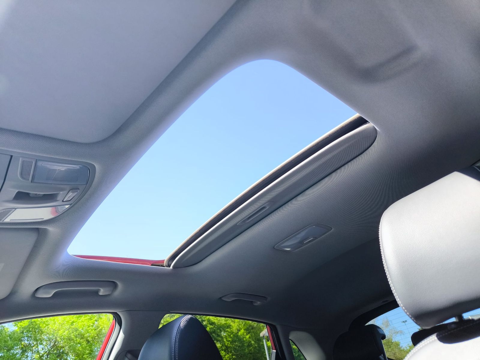 Fahrzeugabbildung Hyundai Kona Premium GLASD+LED+NAVI+KAM+SHZ+AHK+ACC+
