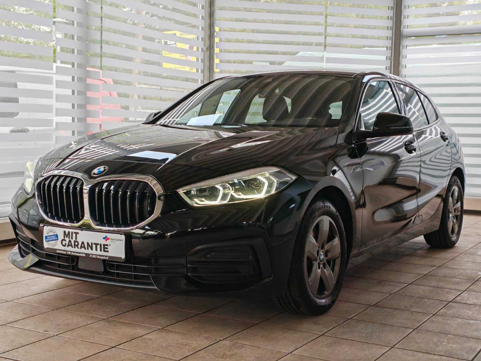 BMW 118i Autom. KAM KomfZug LenkHzg HiFi Ad.LED