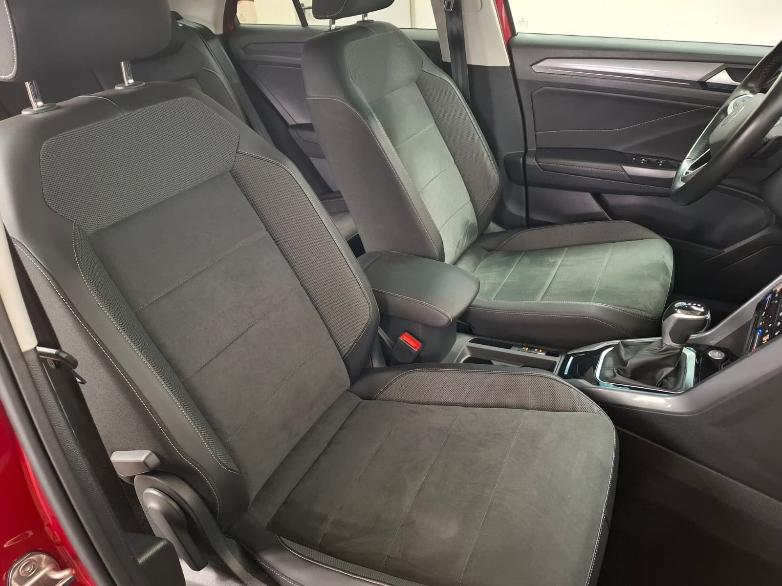 Fahrzeugabbildung Volkswagen T-Roc Style 2,0 TDI DSG +IQ.Drive +Navi +Kamera