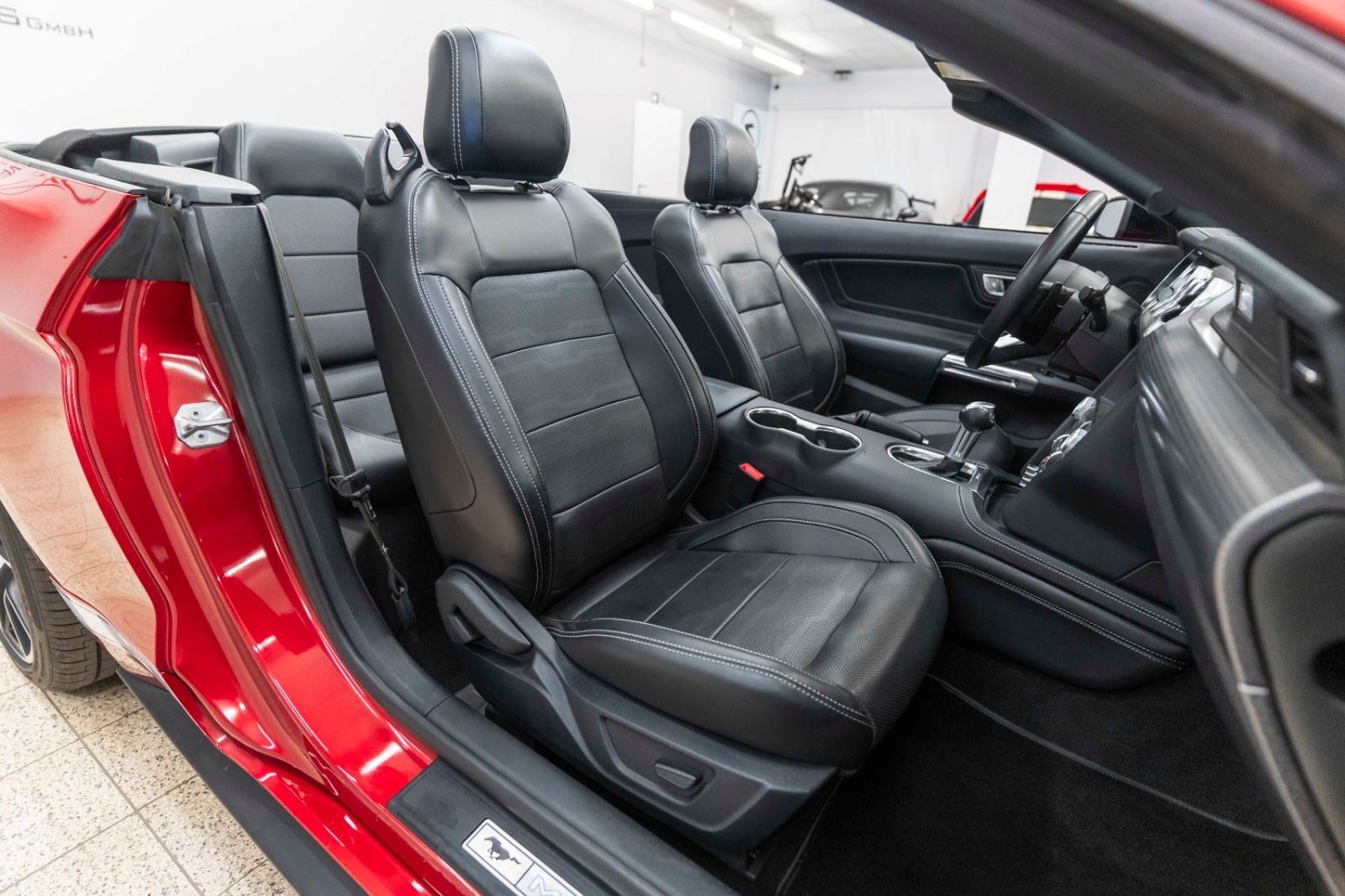 Fahrzeugabbildung Ford Mustang 2.3 HIGH PERFORMANCE ACC KAM TOTW LEDER