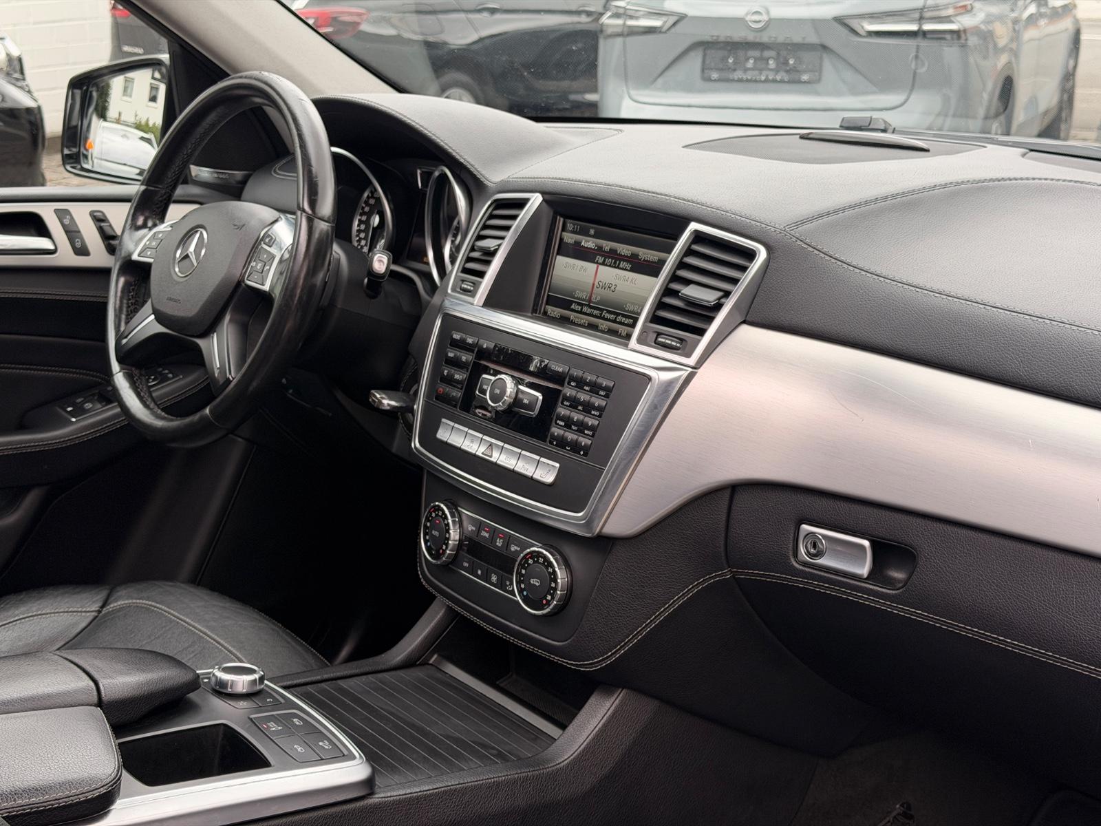 Mercedes-Benz ML 350 ML BlueTec 4Matic AMG*Pano.*AHK*