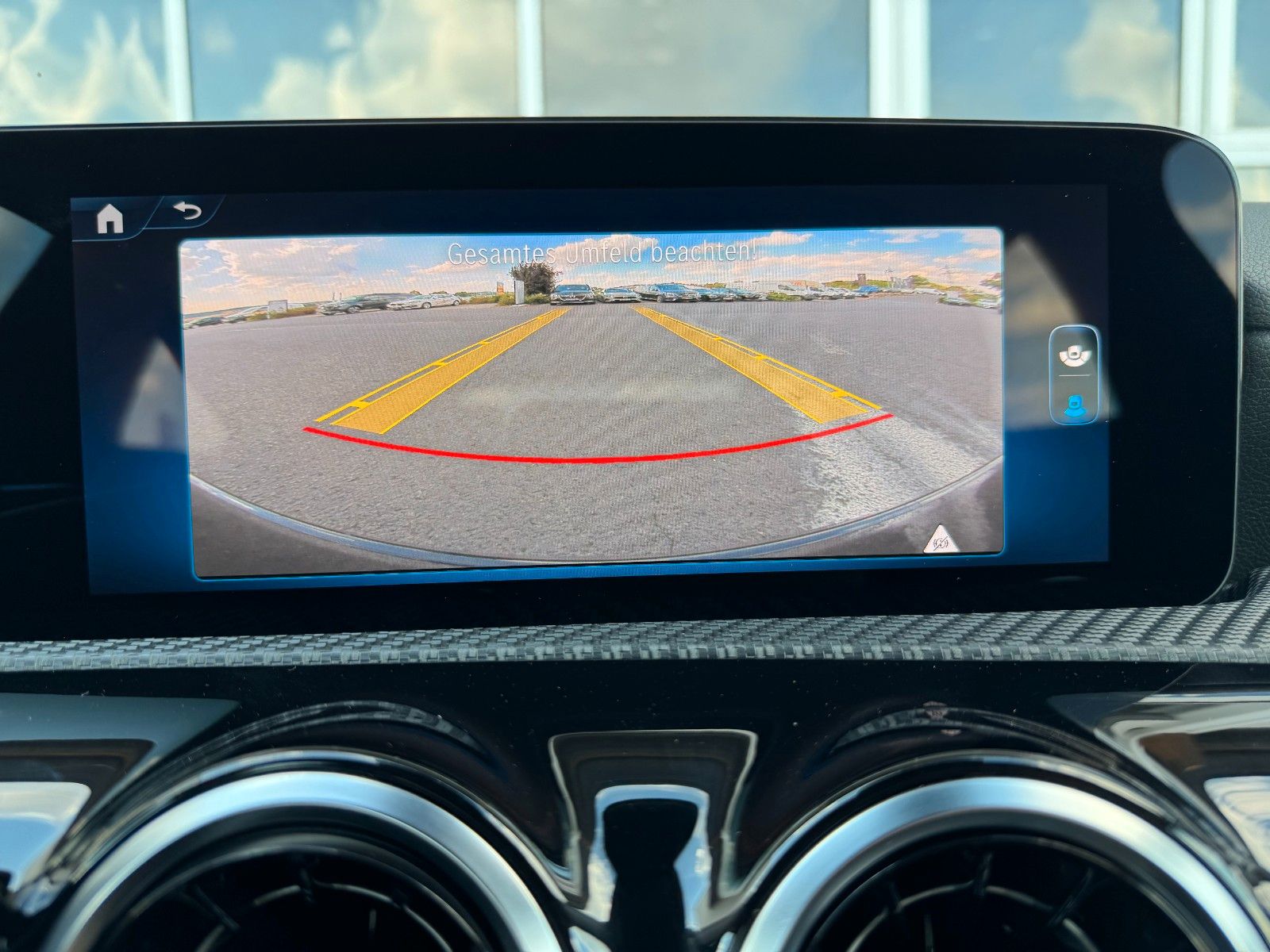 Fahrzeugabbildung Mercedes-Benz CLA 180 SB Kamera+LED+CarPlay+Spur+DAB