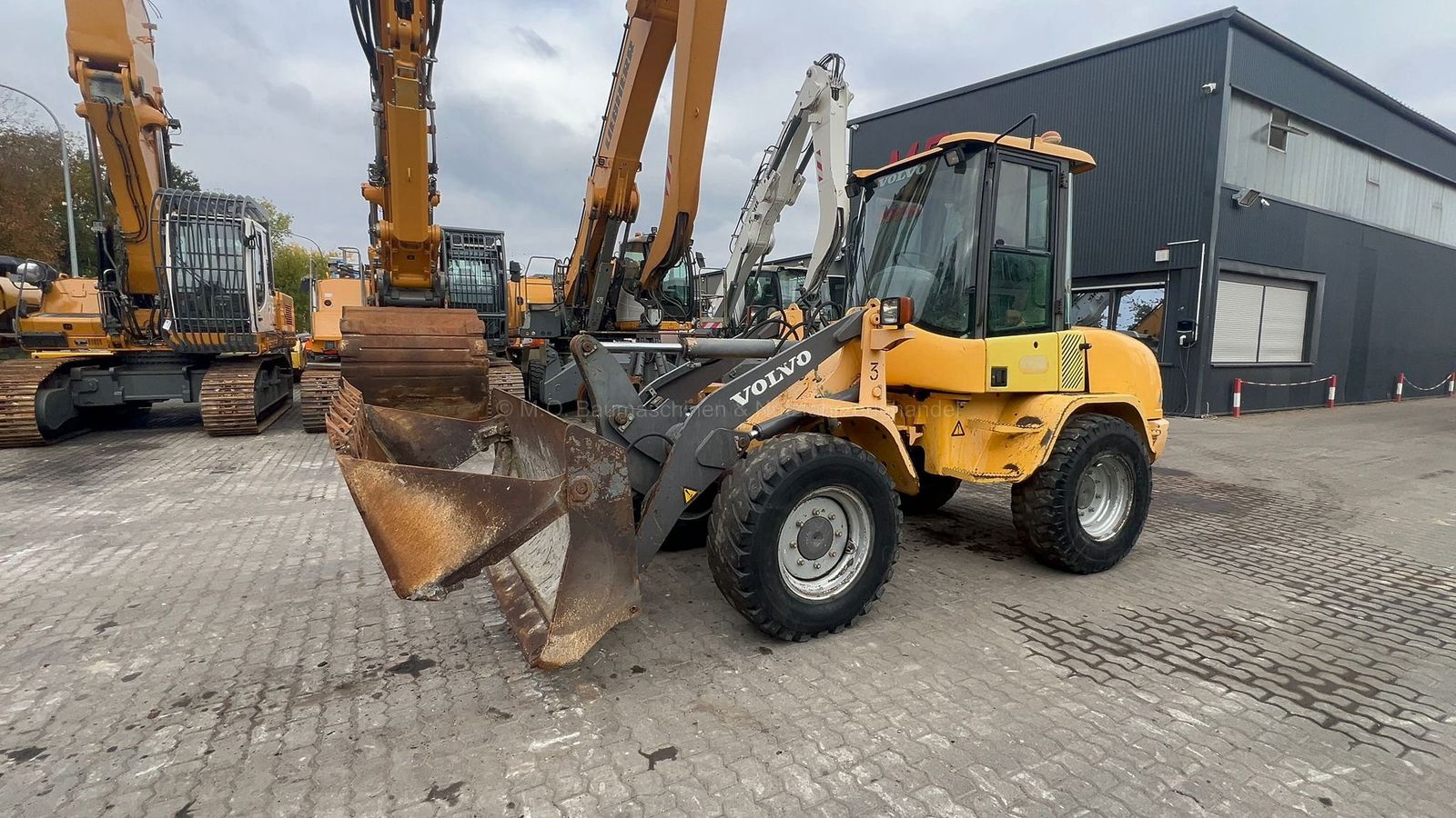 Fahrzeugabbildung Volvo Volvo L30B