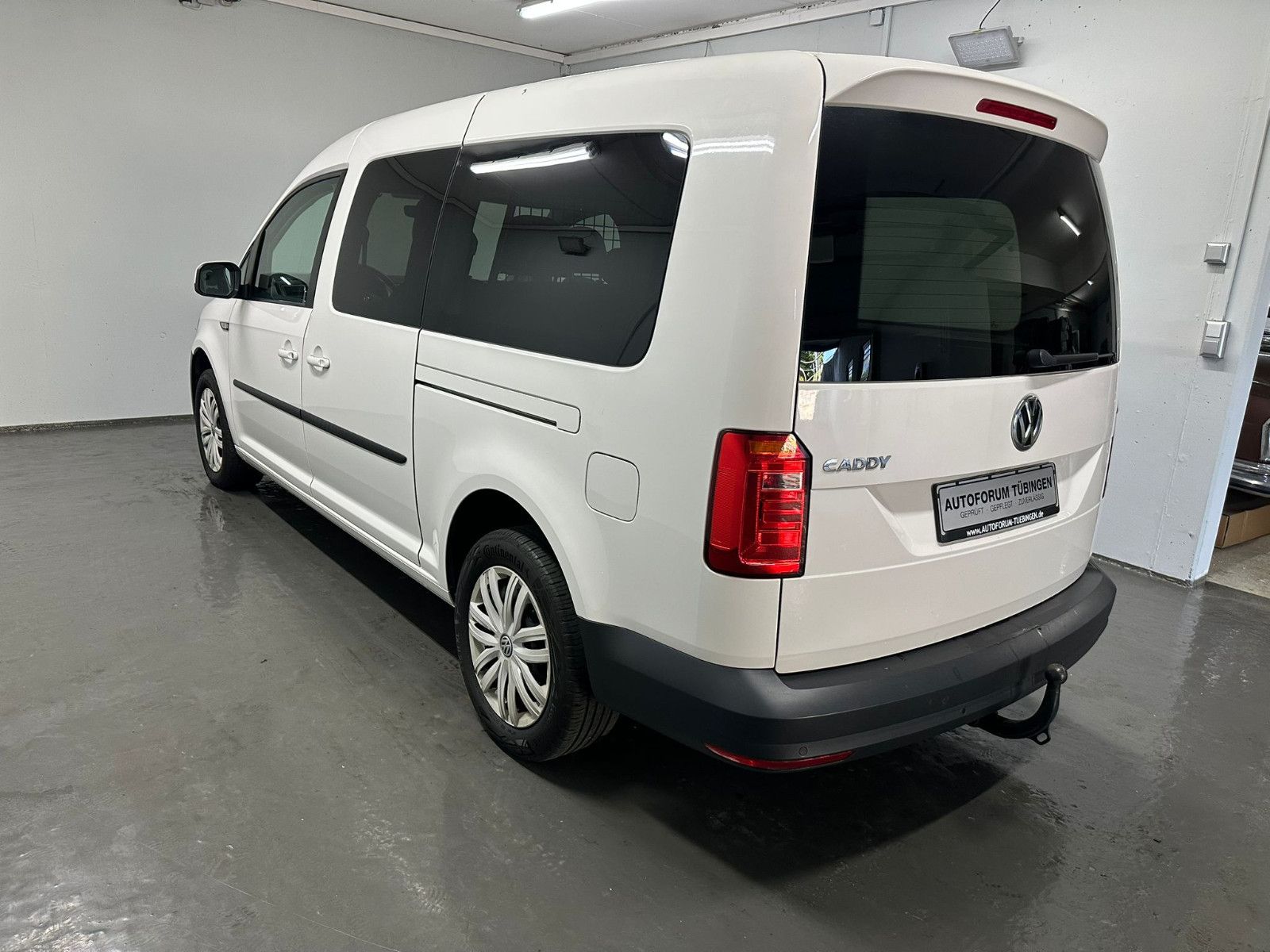 Fahrzeugabbildung Volkswagen Caddy Maxi 2,0TDI 5-Sitzer*AHK*TEMPO*NAVI*