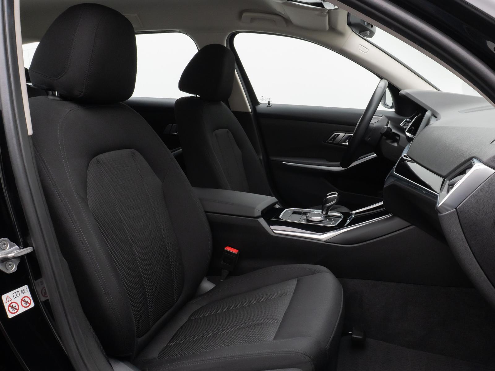 BMW 320d GeschwindigReg DAB Kamera Alarm CockpitPlus