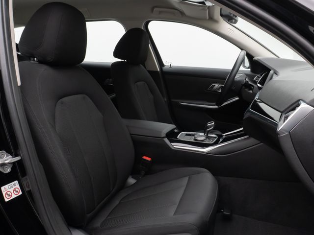 Foto Nummer 34: BMW 320d