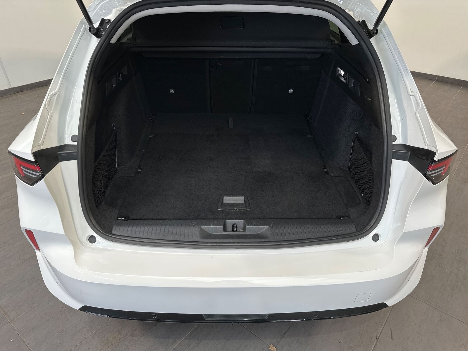 Fahrzeugabbildung Opel Astra SpT 1.5 D Elegance Aut. NAV+LED+KAMERA+SHZ
