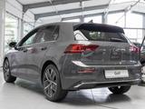 Volkswagen Golf 1.5 eTSI DSG STYLE Modell 50 Jahre PANO AHK - : mit Apple Carplay, Limousine, mit Klimaautomatik