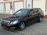 Mercedes-Benz E 350 E T-Modell E 350 CDI/Kamera/Pano/AHK - Mercedes-Benz E 350: T