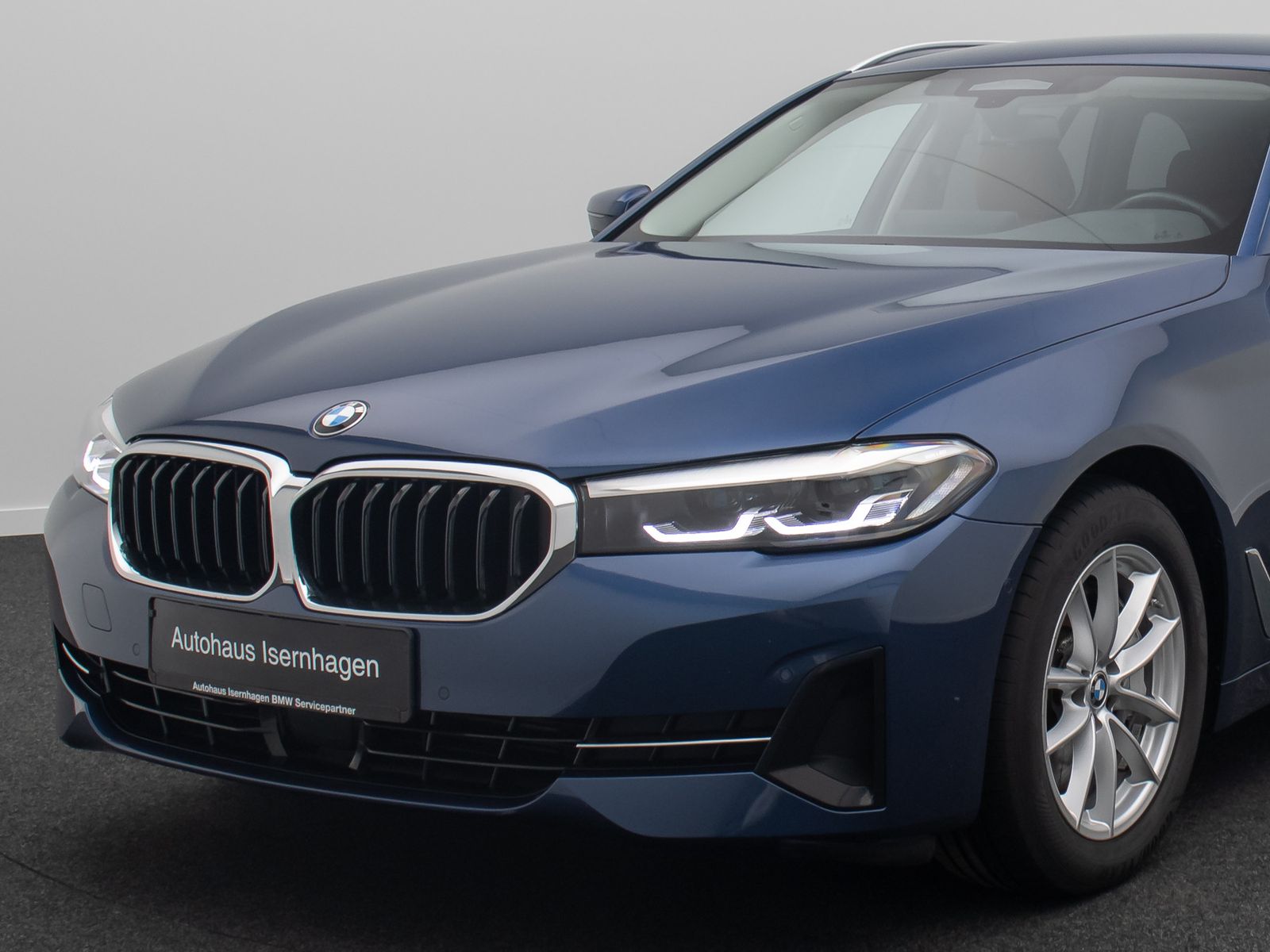 Fahrzeugabbildung BMW 530d Sport Komfort DAB Kamera 4xKlima Alarm