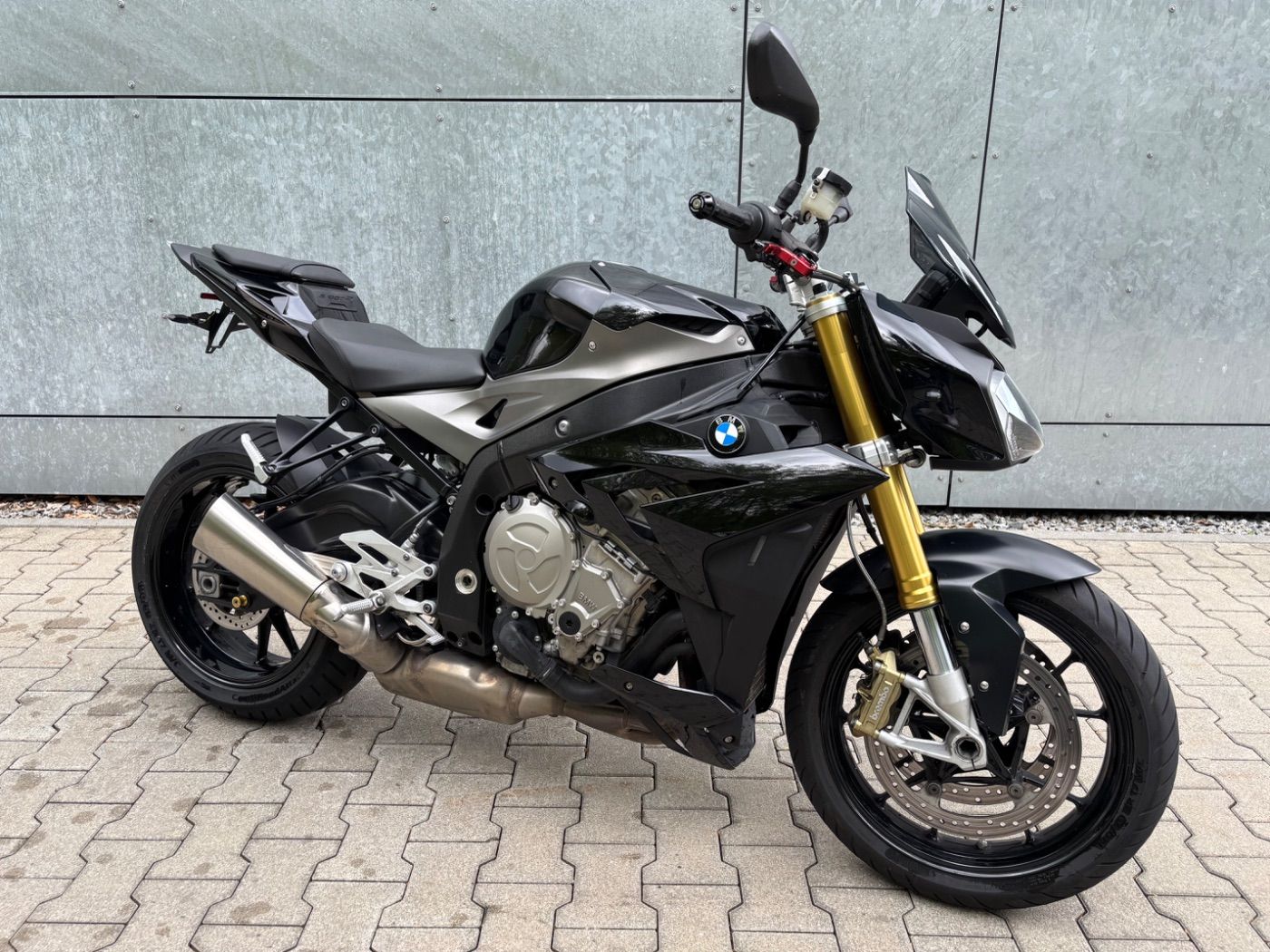 Fahrzeugabbildung BMW S 1000 R 2 Pakete