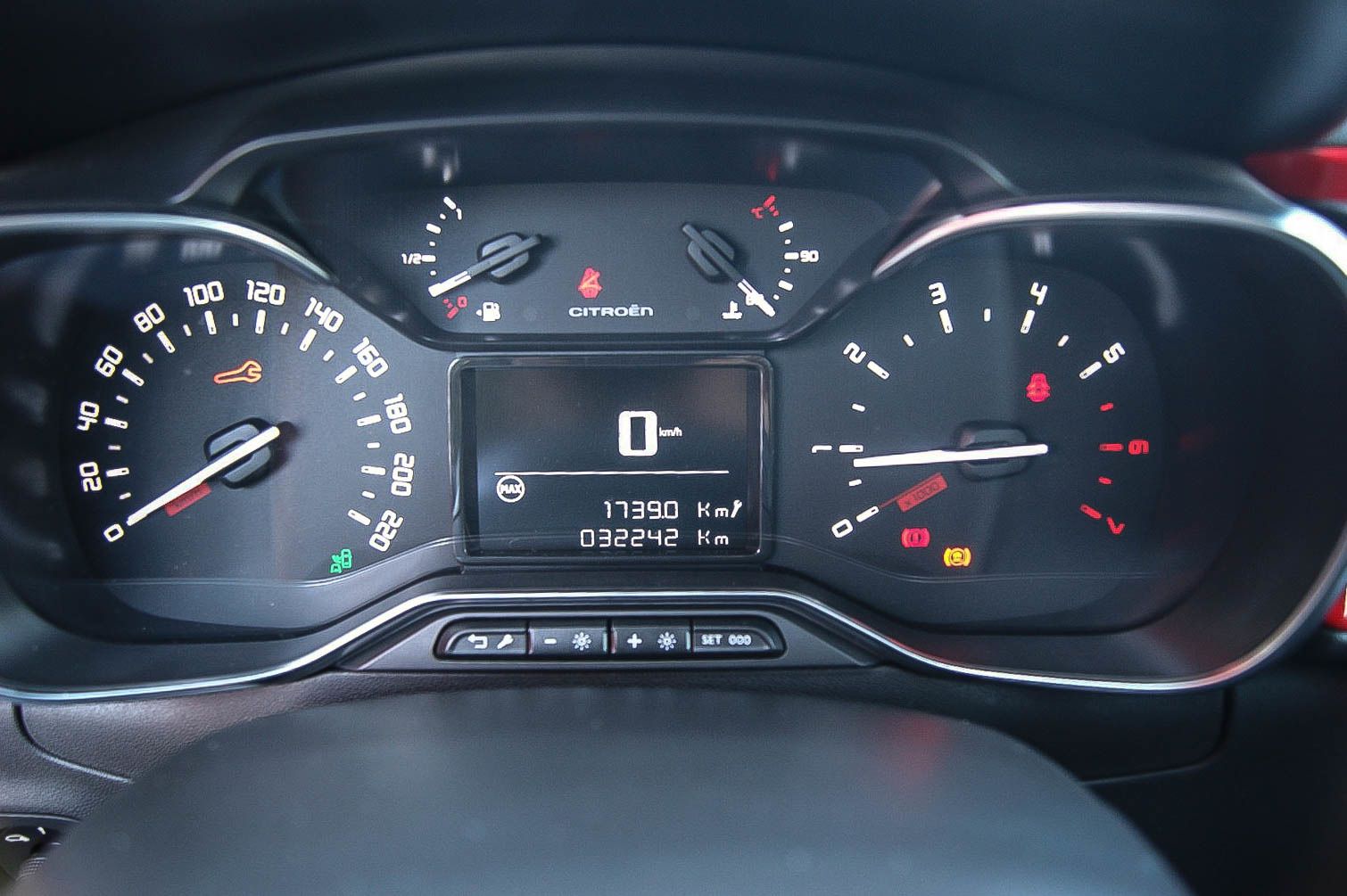 Fahrzeugabbildung Citroën C3 Shine 1.2 VTi PANORAMA KAMERA DASHCAM KEYLESS