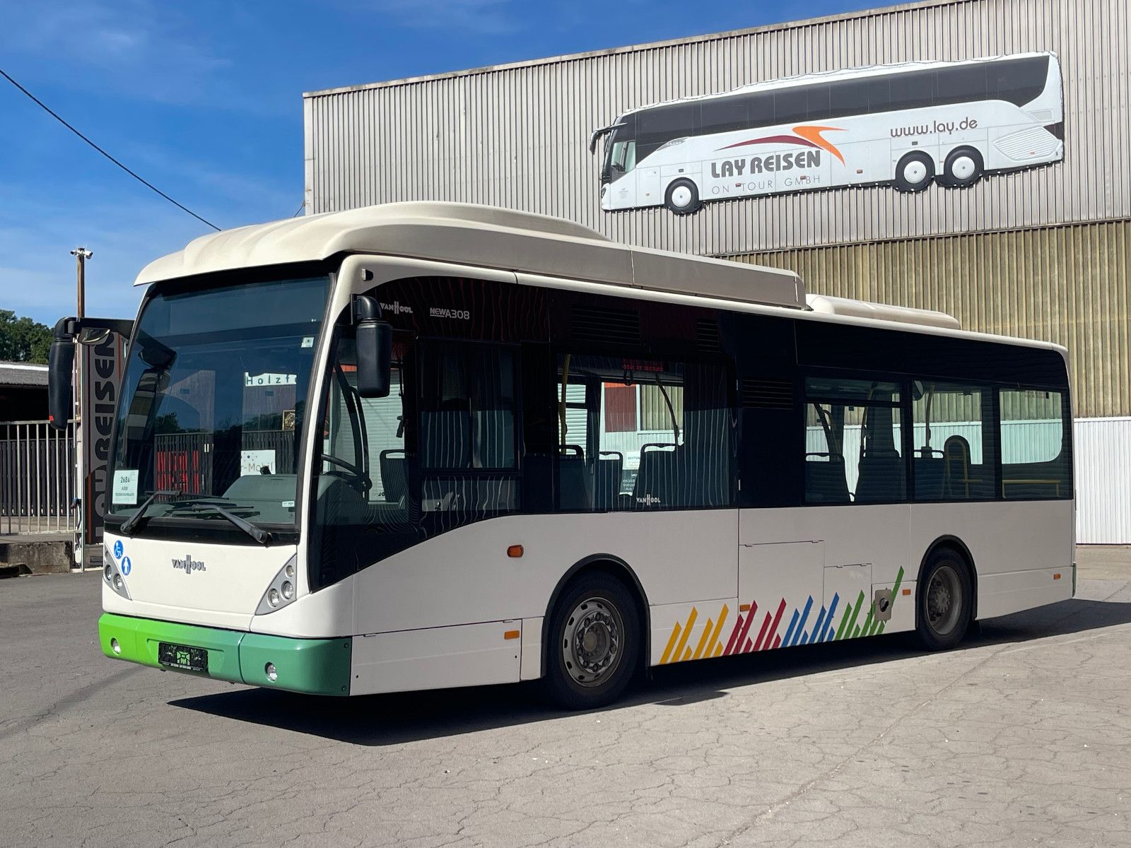 VANHOOL  2013 - Image 7 of 32