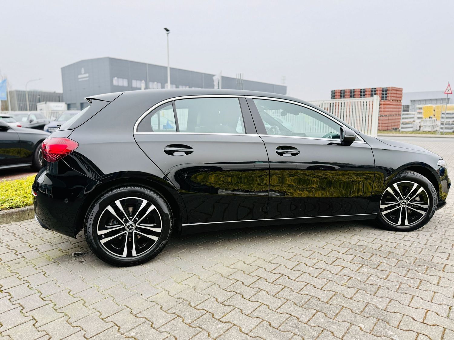 Fahrzeugabbildung Mercedes-Benz A 180 PROGRESSIVE Advanced, Autom, Winter, RFK,