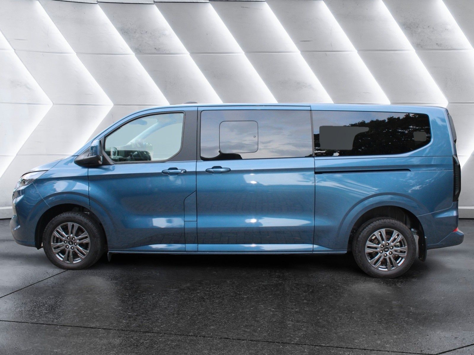Ford Tourneo Custom 2.0 EcoBlue - Titanium imagem 2