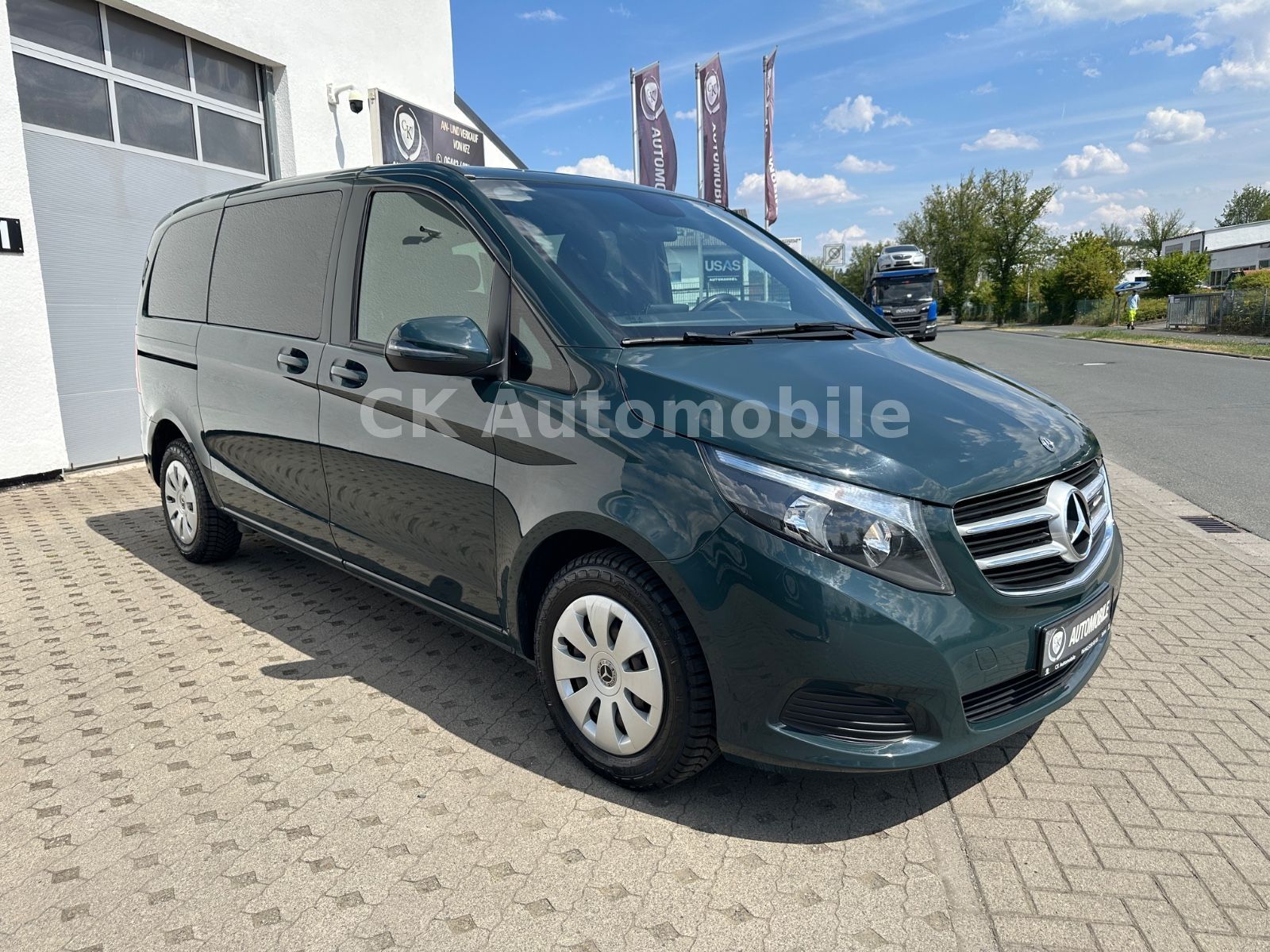 Fahrzeugabbildung Mercedes-Benz V 200d Rise Kompakt/5 Sitze/Klima/ Tempomat