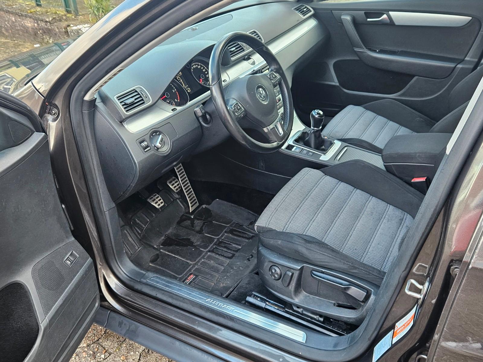 Volkswagen Passat Alltrack 2012 — photo 11