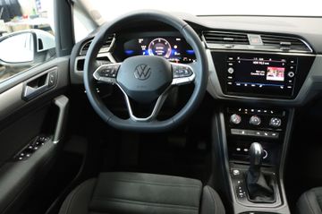 Volkswagen Touran 2.0 DSG R-Line 7-Sitze AHK Kamera