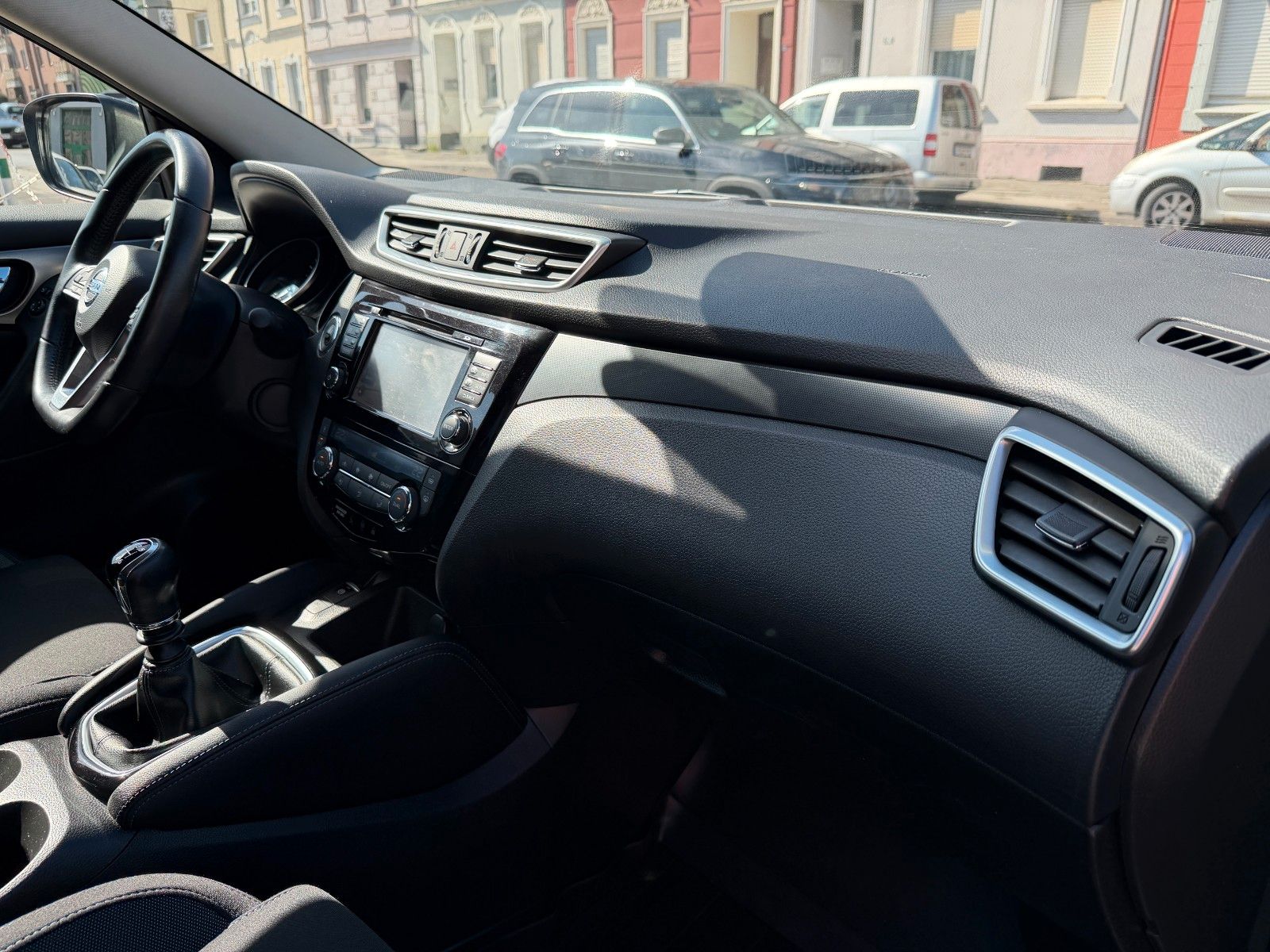 Fahrzeugabbildung Nissan Qashqai N-Connecta 1-HAND NAVI 360 KAMERA TEMPOM