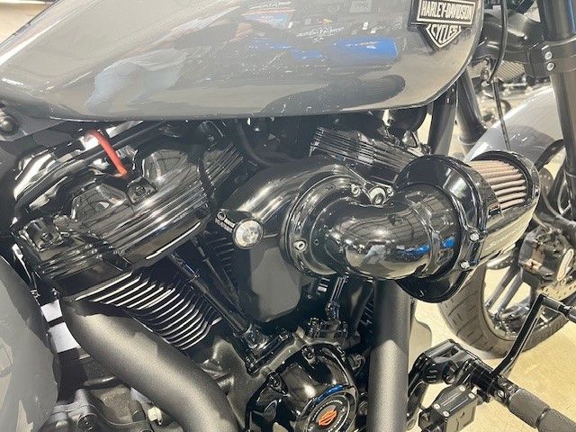 Fahrzeugabbildung Harley-Davidson FXDRS 114cui Custom Umbau
