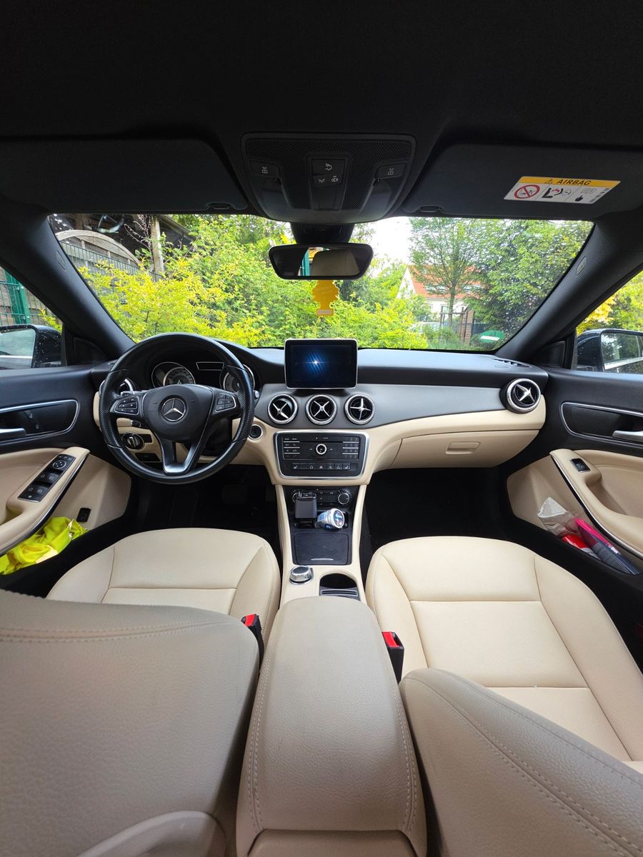 MERCEDES-BENZ CLA 200 Shooting Brake