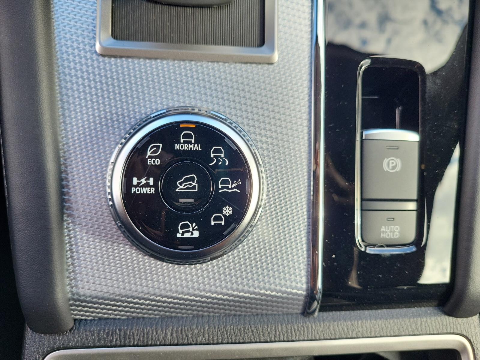Mitsubishi Outlander 2.4 PHEV 4WD Top -PANO/Leder/HUD