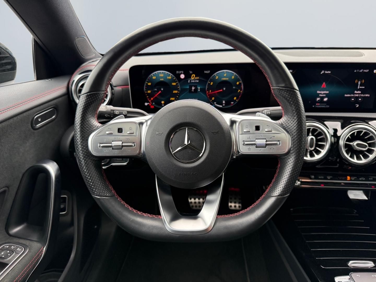 Mercedes-Benz CLA 200 Shooting Brake AMG Line*Pano*LED*Kamera*