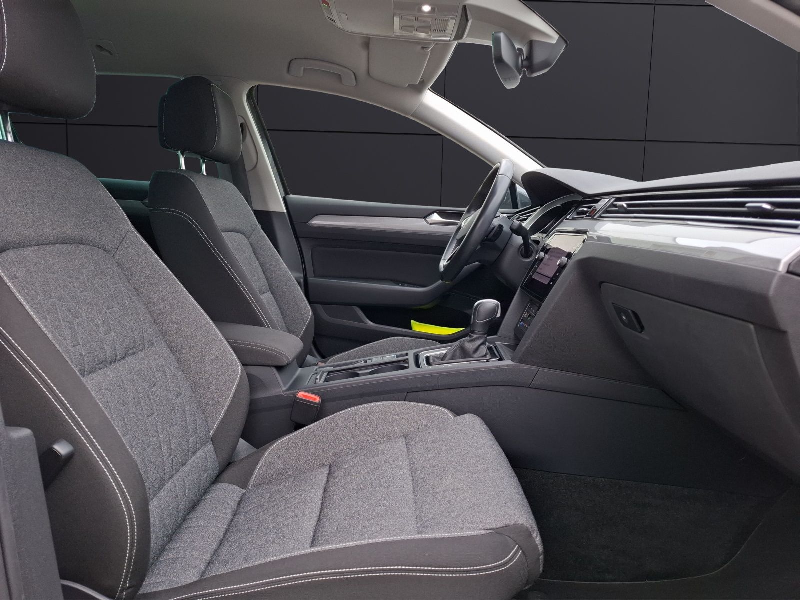 Fahrzeugabbildung Volkswagen Passat Variant TDI Business DSG LED Navi ACC RFK