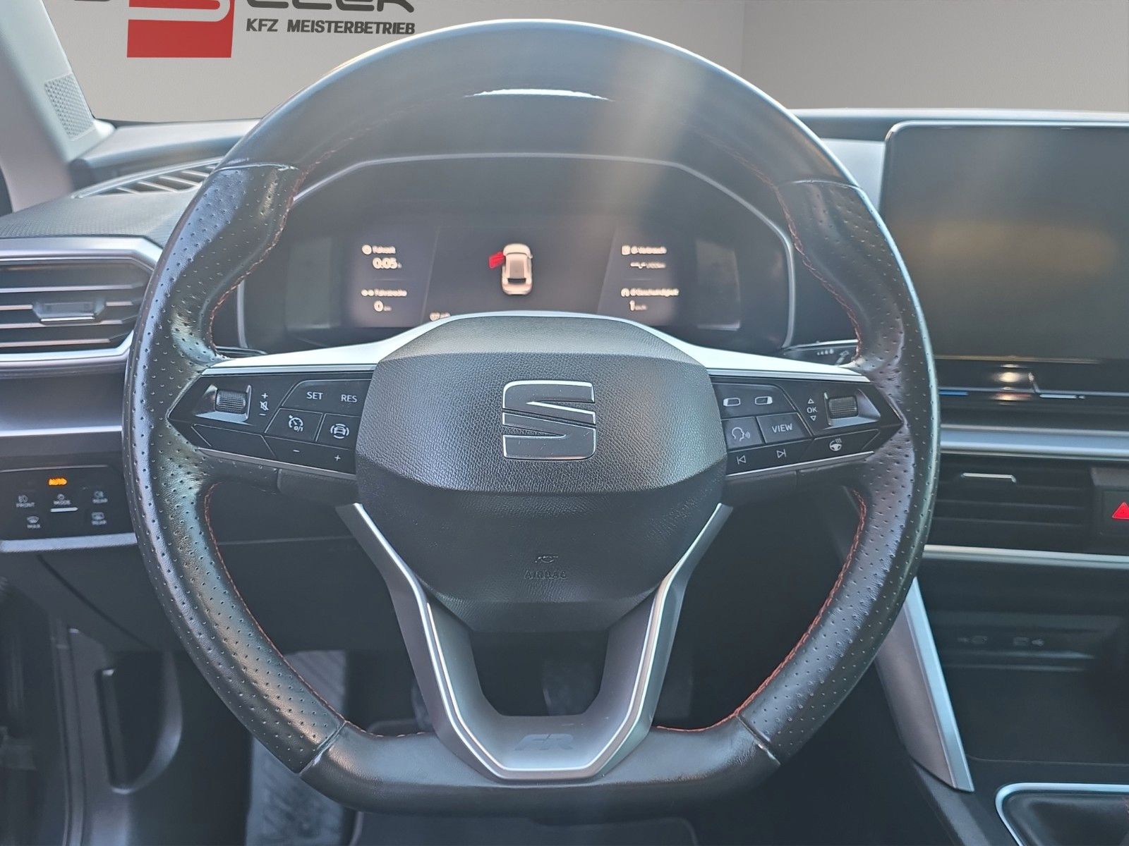 Fahrzeugabbildung SEAT Leon FR Sports LED+NAV+APP+ACC