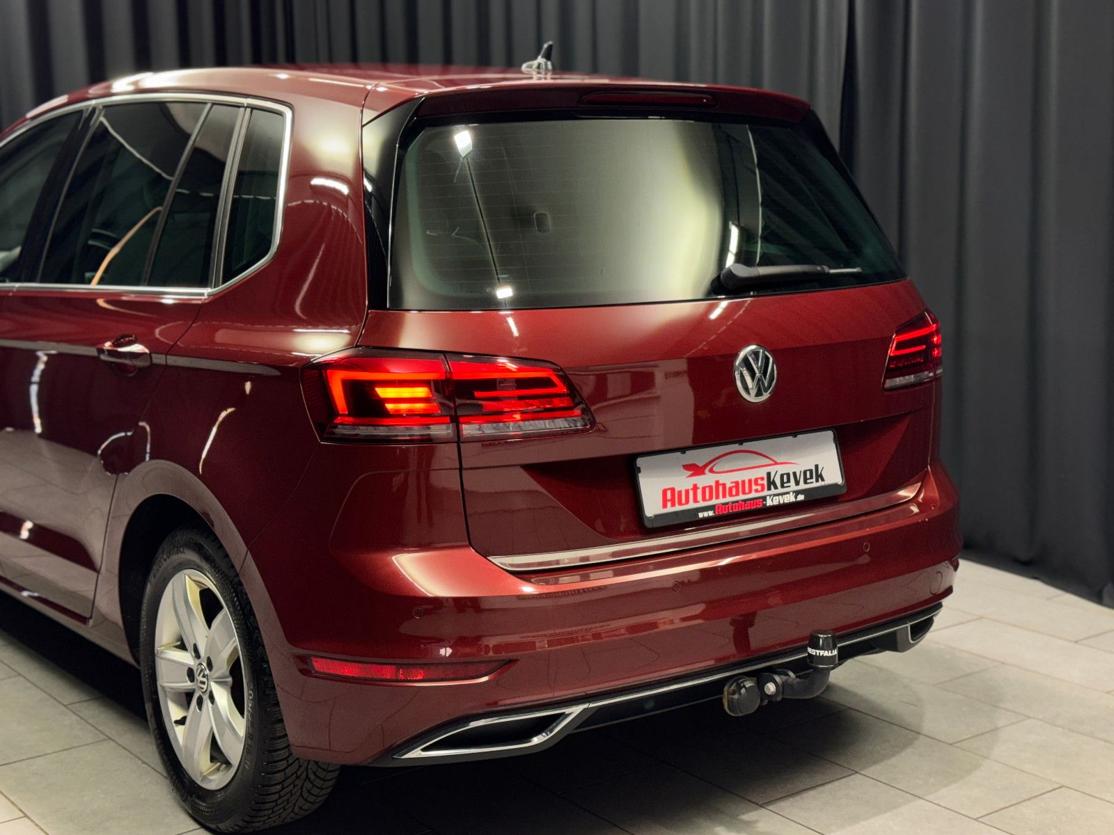 Fahrzeugabbildung Volkswagen Golf Sportsvan VII 1.5TSI  Highline|NAVI|KAMERA