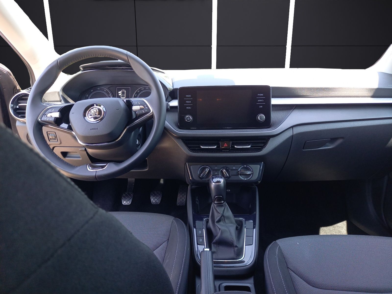 Fahrzeugabbildung SKODA Fabia 1.0 Ambition LED Klima DAB GRA PDC KLIMA L