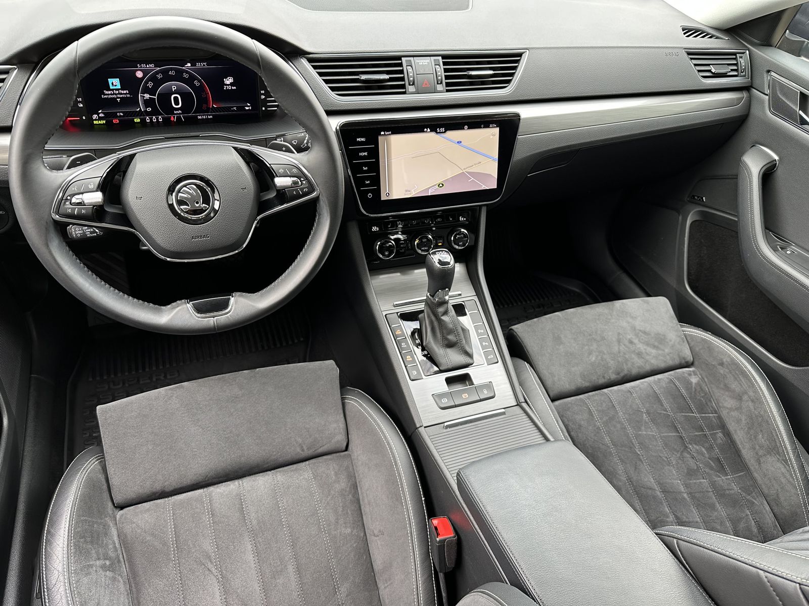 Fahrzeugabbildung SKODA Superb Combi 1.4 TSI iV DSG Style NAV+LED+VCOCK