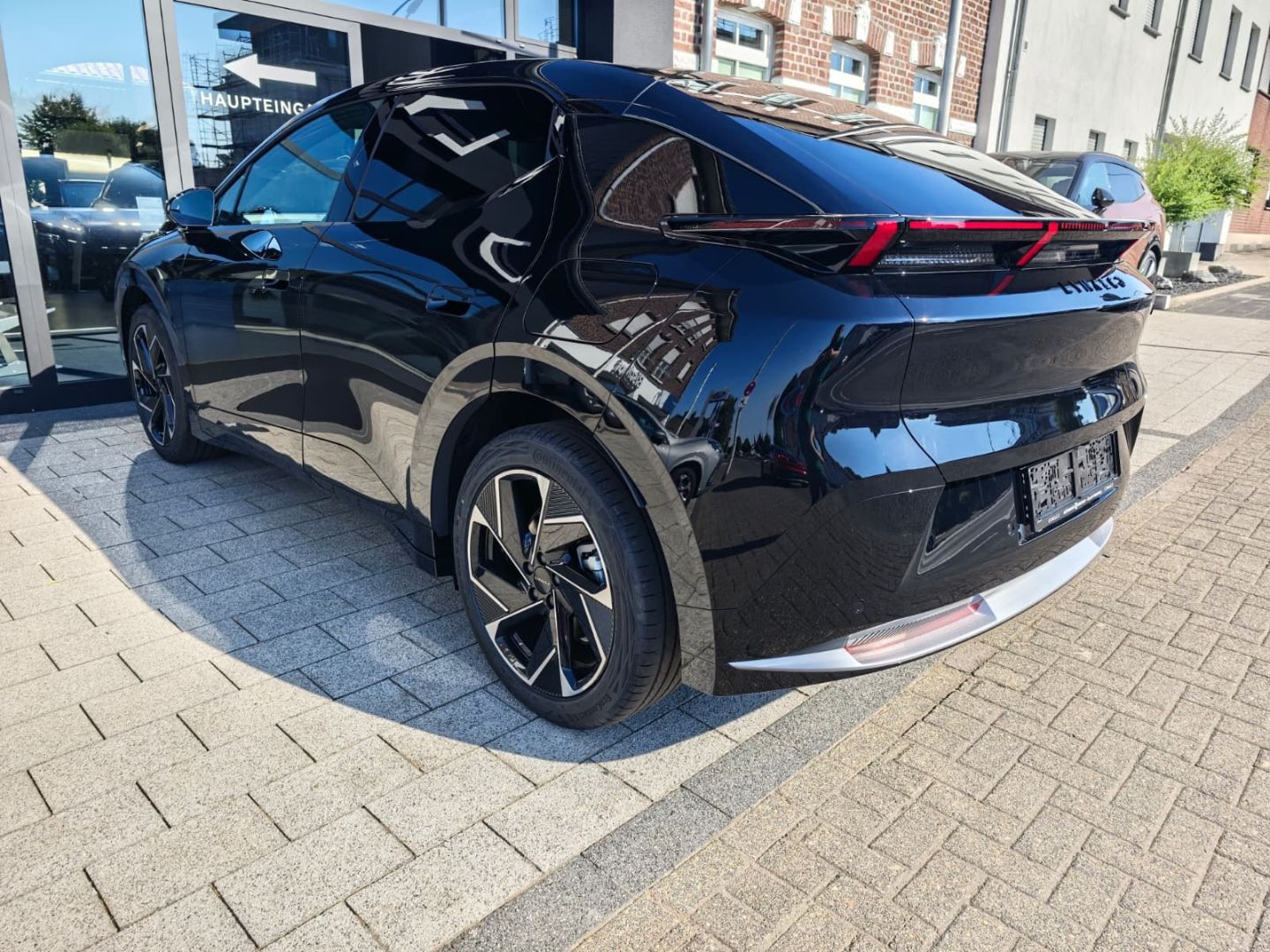 Lynk & Co 02