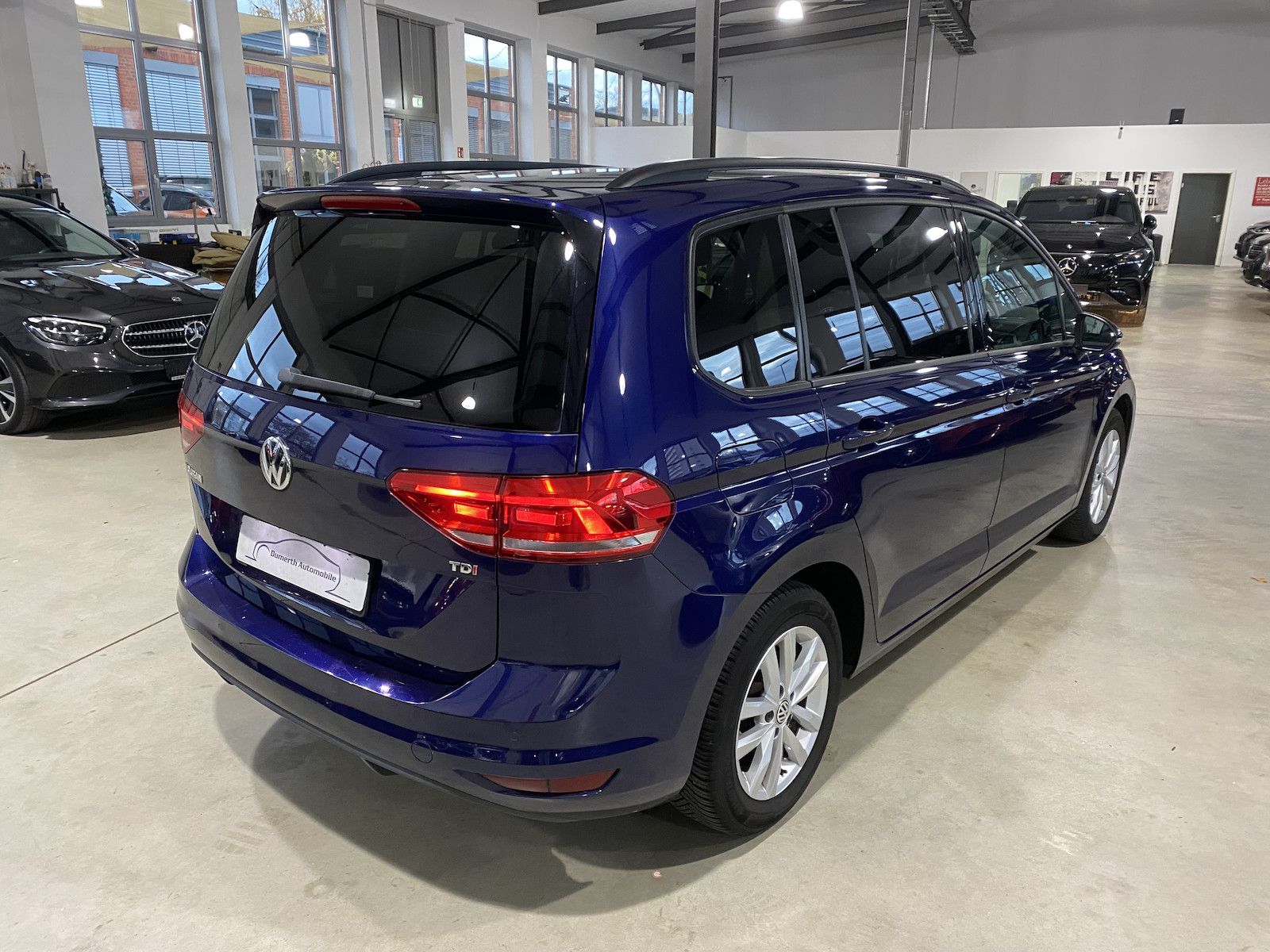 Fahrzeugabbildung Volkswagen Touran 1.6 Tdi Comfortline/7-Sitzer/AHK/SH/