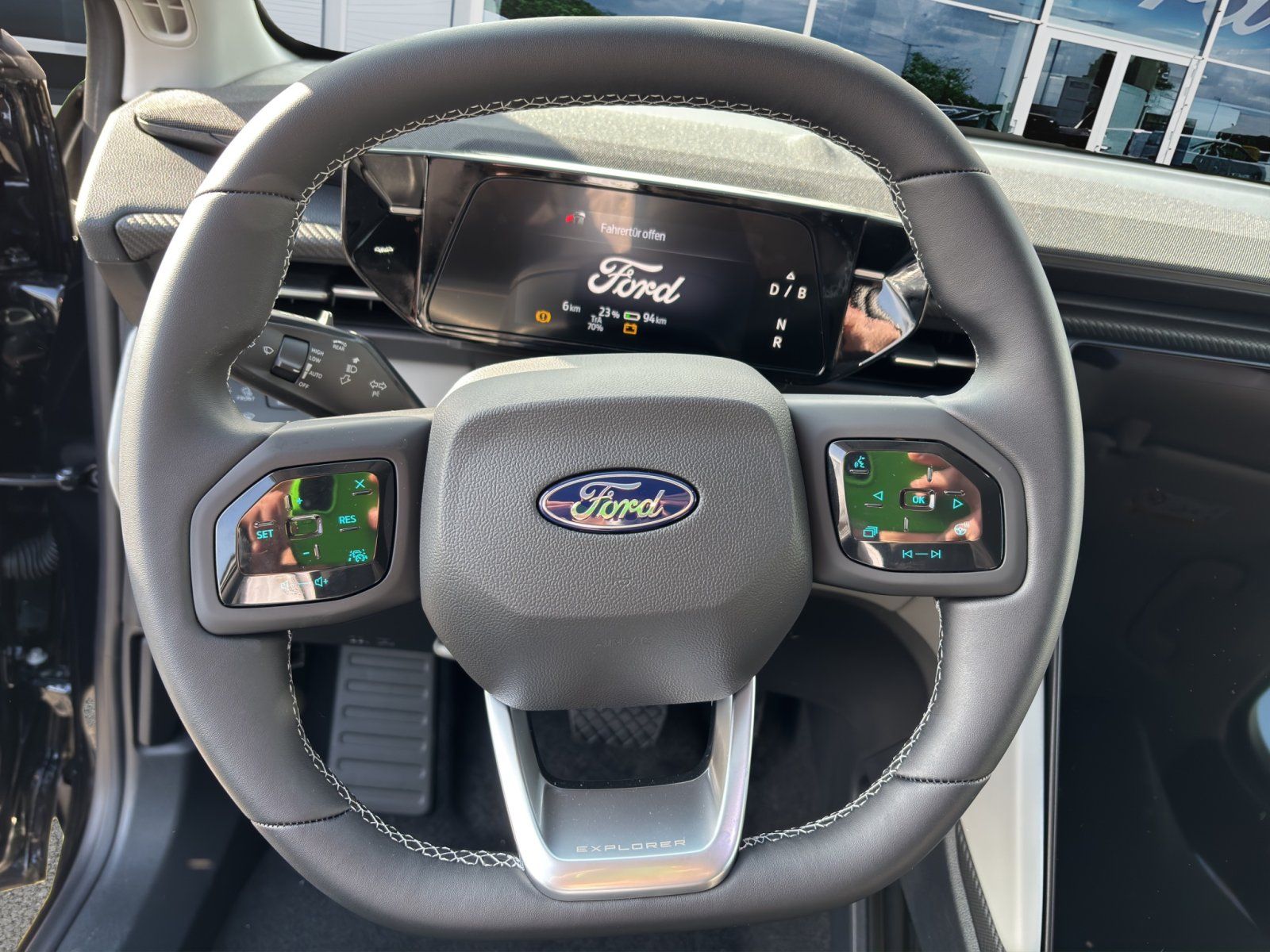 Fahrzeugabbildung Ford Explorer eMotor Premium RWD