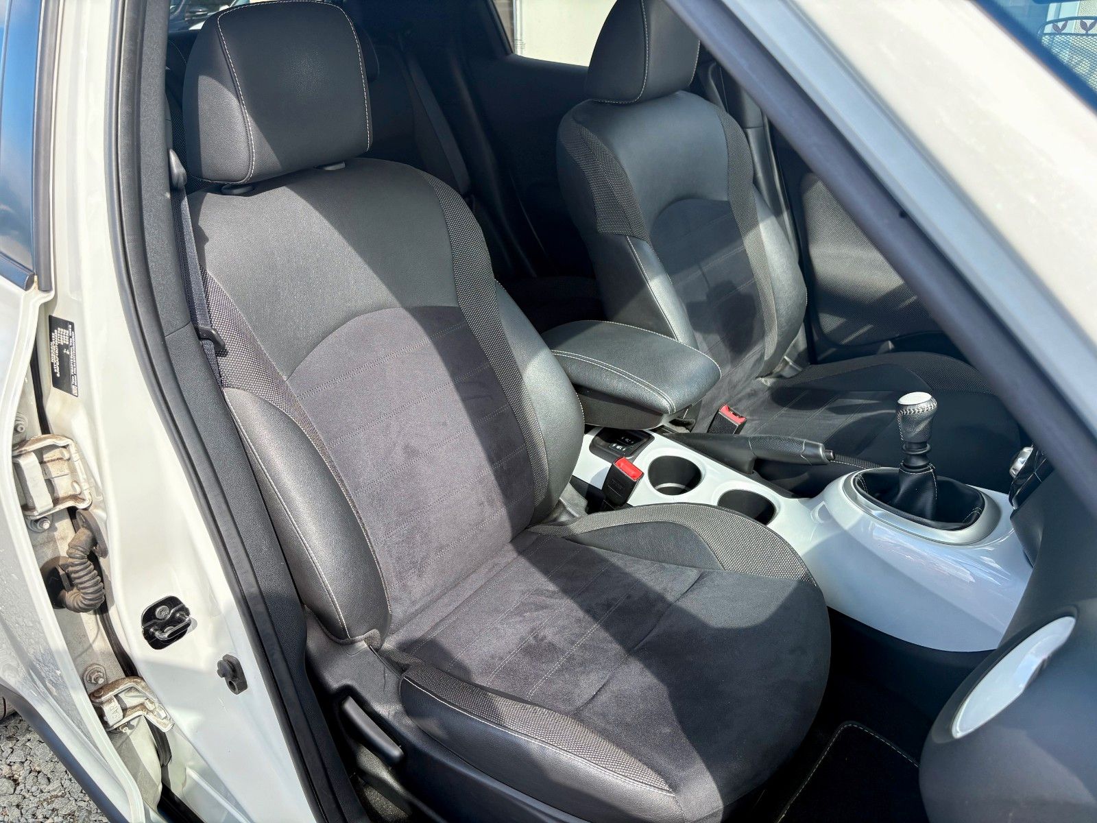 Fahrzeugabbildung Nissan Juke 1.2 N-Vision Navi Leder Kamera SCHECKHEFT