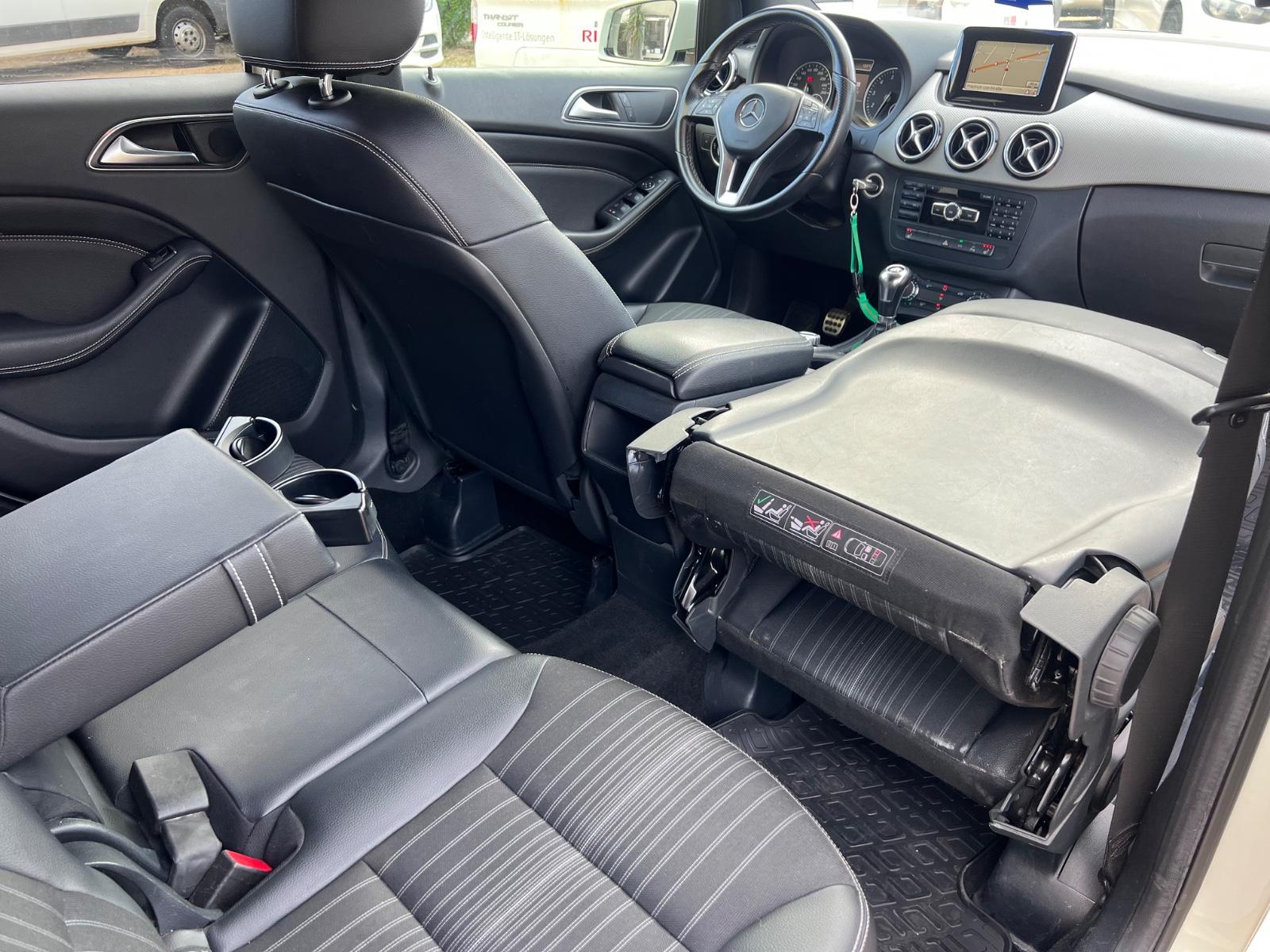 Mercedes-Benz B180 2011 — photo 20