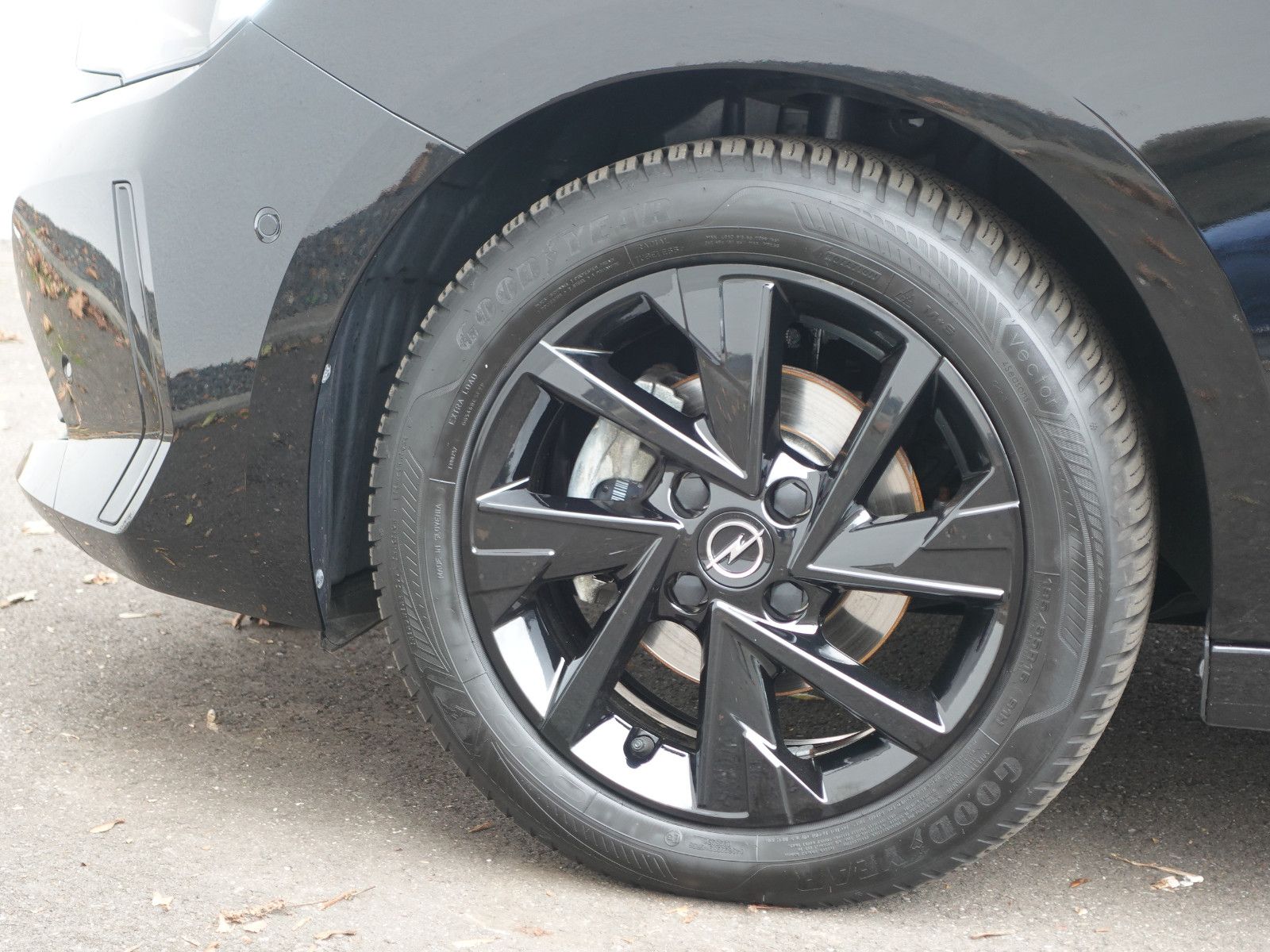 Fahrzeugabbildung Opel Corsa 1.2 Allwetter,Sitzh.,PDC,LED,Kamera,DAB