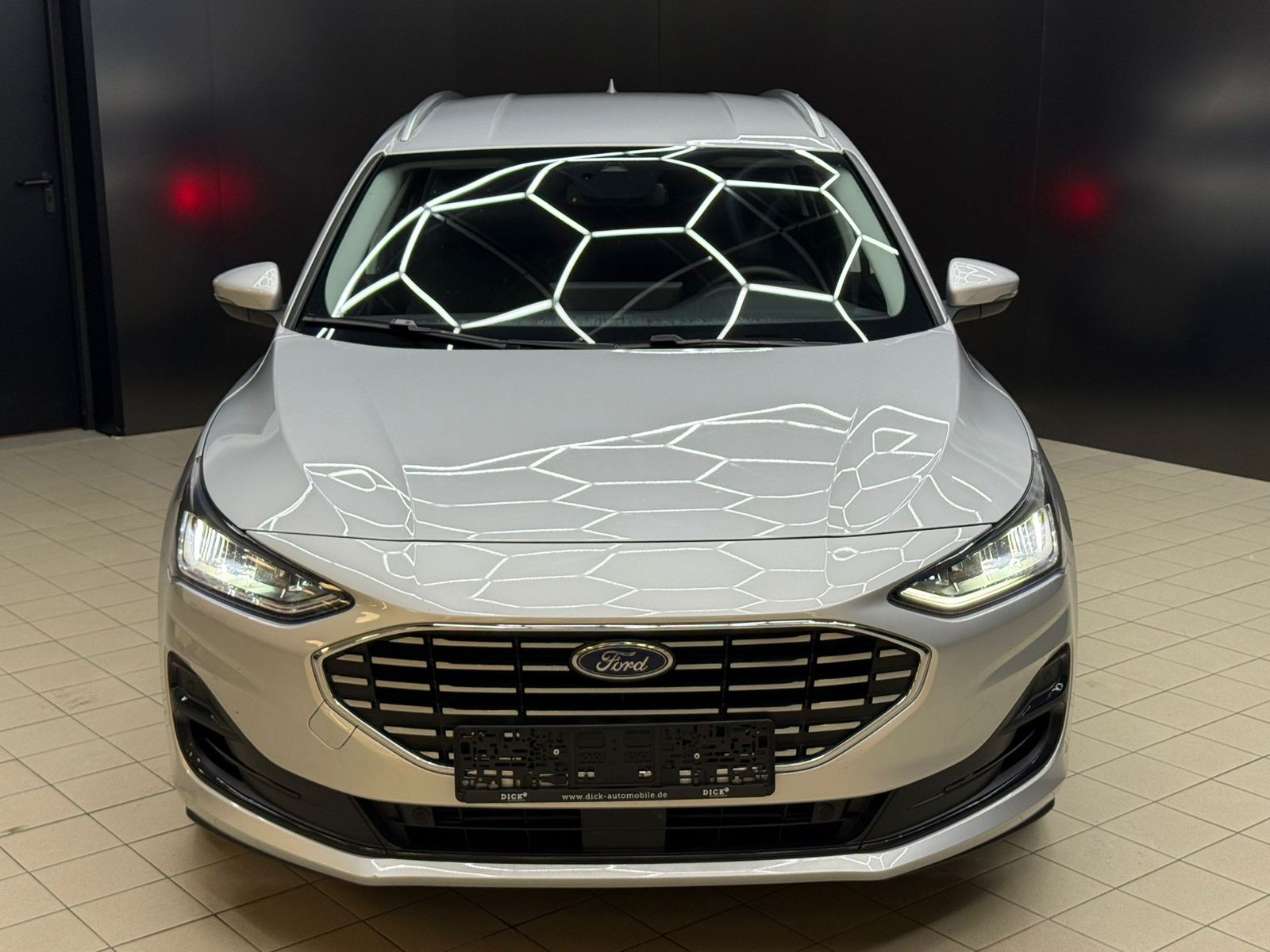 Fahrzeugabbildung Ford Focus Tur 1.0 Titan >NAVI-LED-SHZ-TEMP-DAB-PDC+