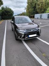Mitsubishi Plug-in Hybrid Outlander - Mitsubishi Plug-in Hybrid Outlander mit Schiebedach