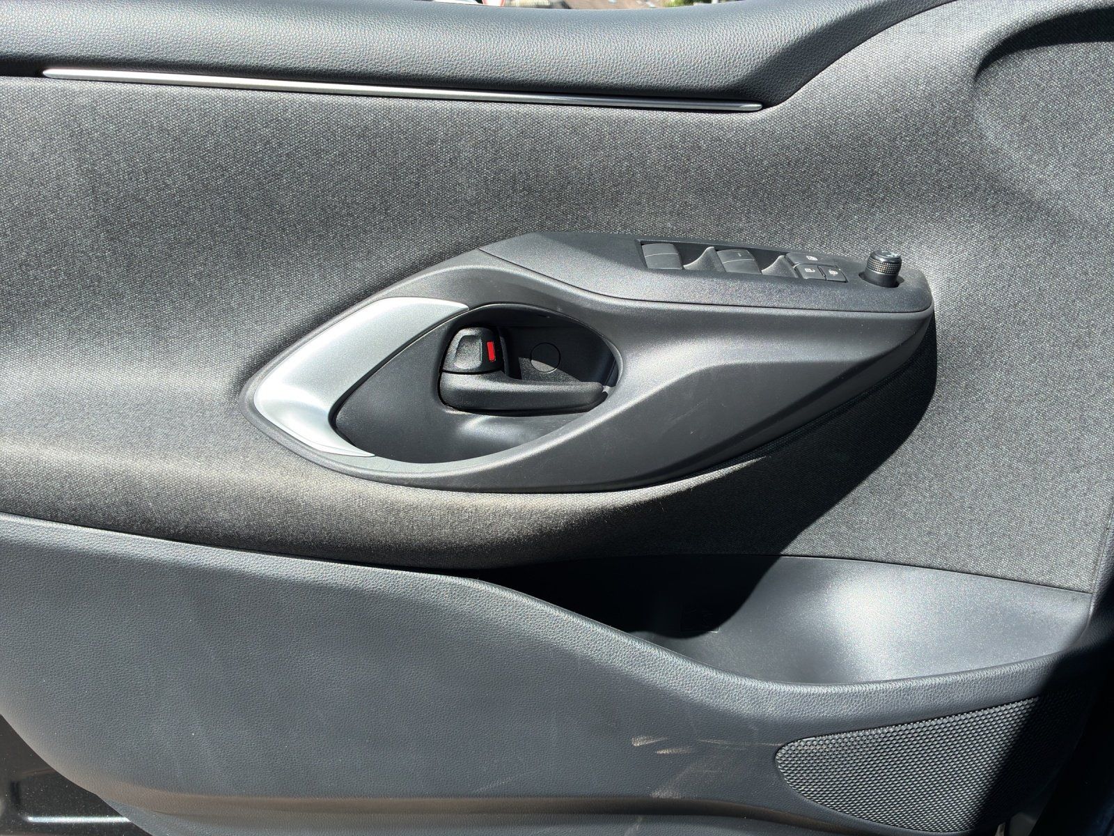 Fahrzeugabbildung Toyota Yaris 1.5 Dual-VVT-iE Hybrid Club Kamera,LED,LM