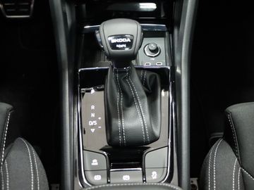 Fahrzeugverkauf 22 Skoda Karoq Sportline 4x4 AHK Pano 19 Zoll NAVI