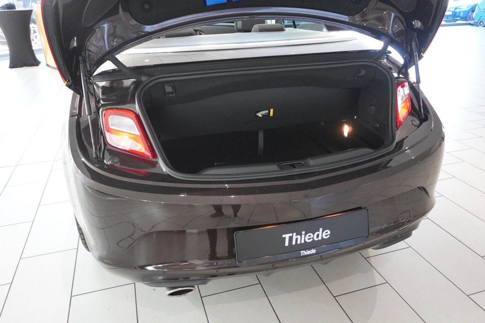 Fahrzeugabbildung Opel Cascada 1.4T EDITION SPORT/SHZ/TEMP/USB/BI-COLOR