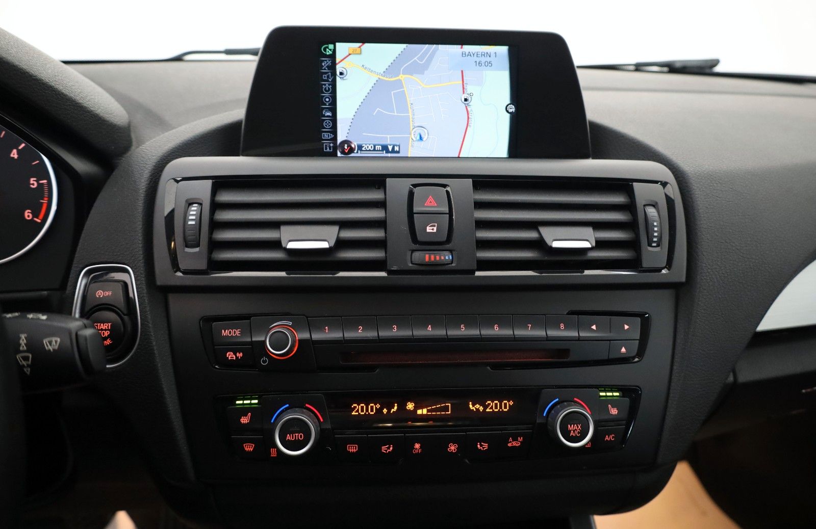 Fahrzeugabbildung BMW 120d 5-trg. Advantage Navi,Xenon,SH,PDC,SR+WR