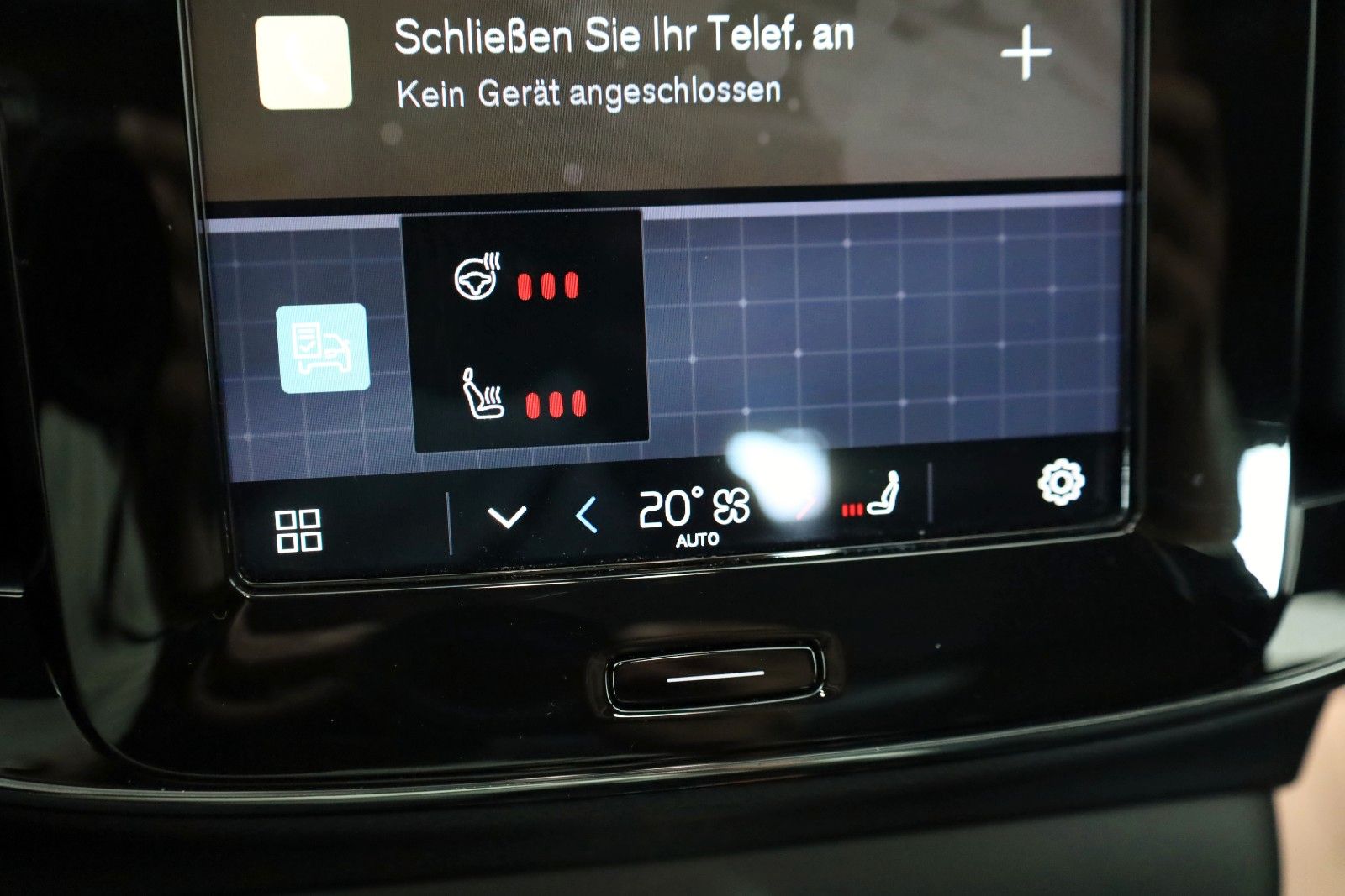 Fahrzeugabbildung Volvo XC40 Pro 78KWH AWD Leder,Navi,PanDach,Autopilot